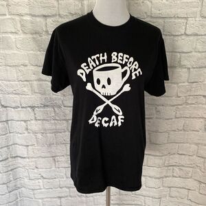 Gildan women M Crewneck short sleeve graphic print t-shirt black